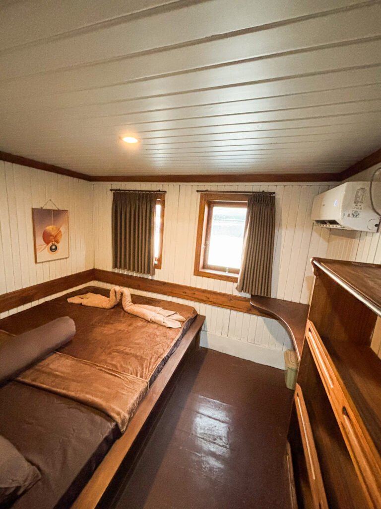 Luxury Cabin Sea View 17Tour Agency