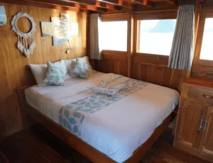 3 days 2 nights komodo island tour 50 17tour agency deluxe-2-cabin-singkolo