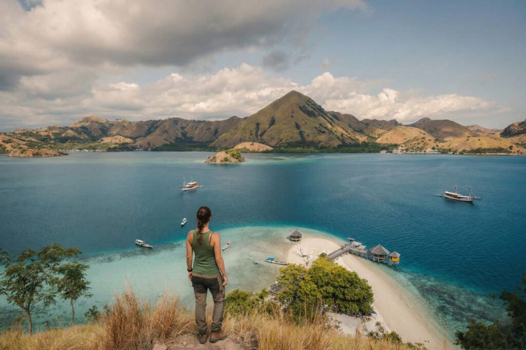Kelor Island, Hiking at Kelor Island