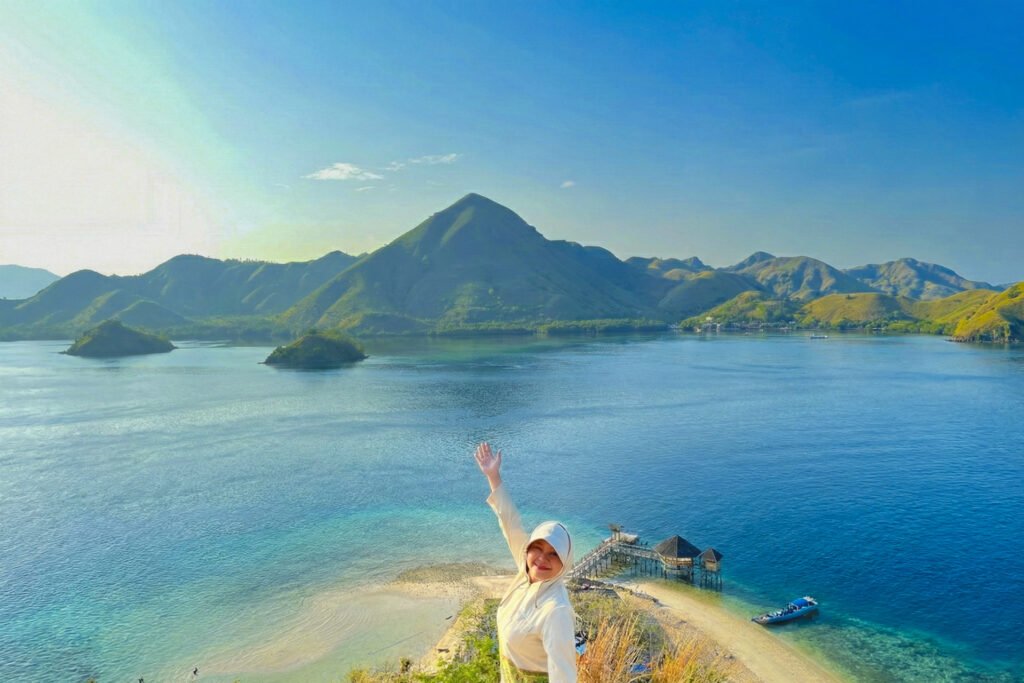 Komodo Trip From Lombok, Kelor Island