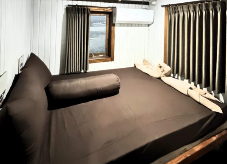 komodo island tour, komodo tour​, komodo boat tour​, komodo island boat tour​