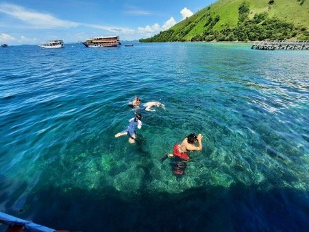 Manjarite island