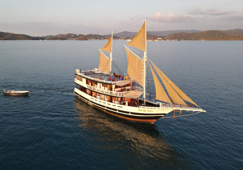 Sukha Sail Luxury Phinisi Komodo Boat
